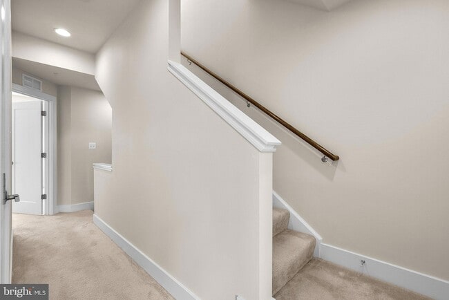 Building Photo - 10413 Fernwood Rd
