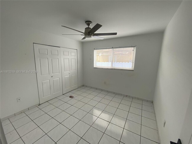 Building Photo - 3251 SW 67th Ave