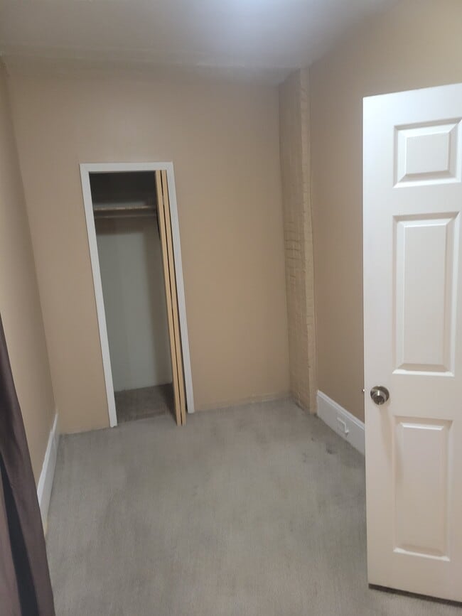 Building Photo - 3619 E 55th St