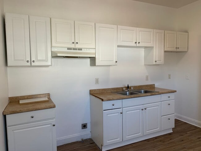 Building Photo - 8809 Colapissa St