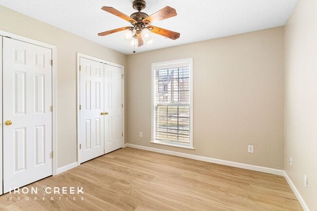 Building Photo - 89 Running Briar Rd