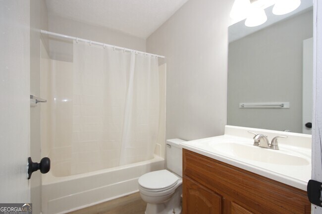 Building Photo - 948 Waverly Ct