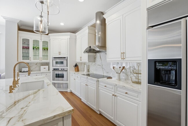 Building Photo - 921 Osceola Dr