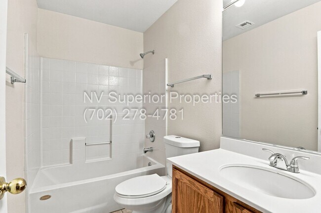 Building Photo - SE!! Stallion Mountain!! Gated!!! Single Story Home!! No Carpets!!! Covered patio!! Water Conditi...