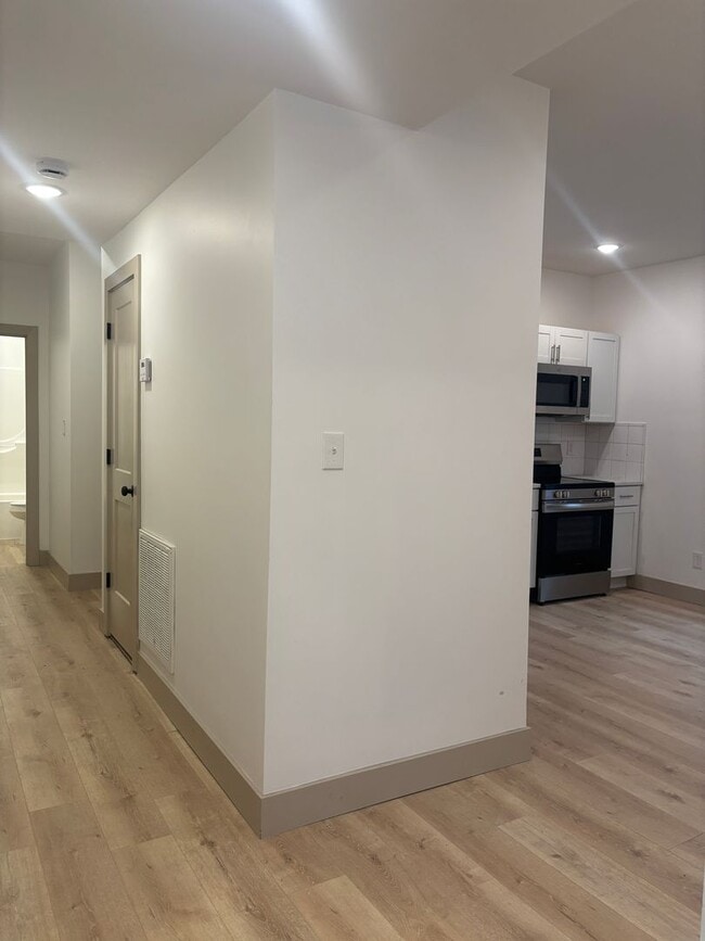 Building Photo - 308 W Worley St