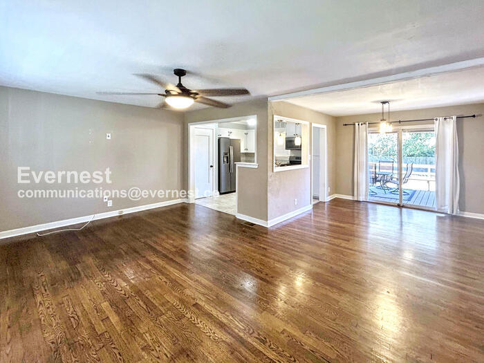 Building Photo - 809 Raymond Ct