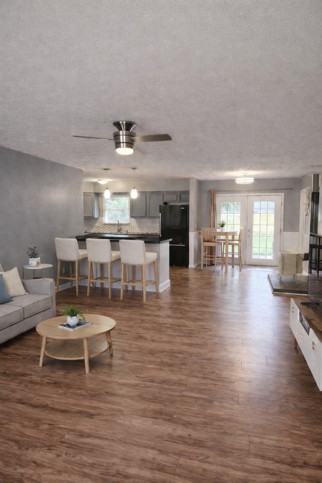 Building Photo - 939 Cambridge Dr