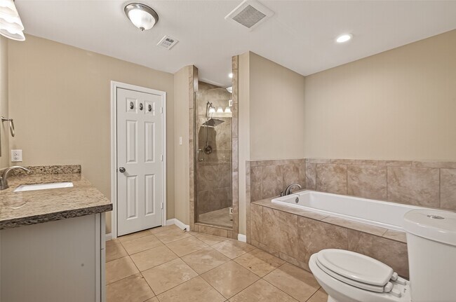 Building Photo - 101 Royal Ct