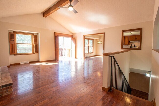 Building Photo - 4 Bed 3 Bath 2 Car Garage