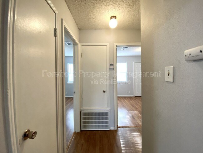 Building Photo - 5225 Meadow Field