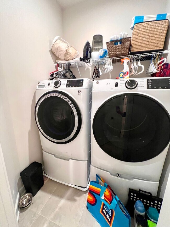 Building Photo - Canonsburg - 3 Bedroom 2.5 Bathroom Townhome For Rent