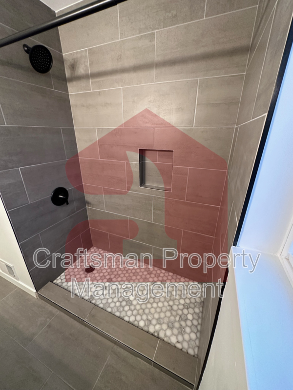 Building Photo - 2697 Glenmare St