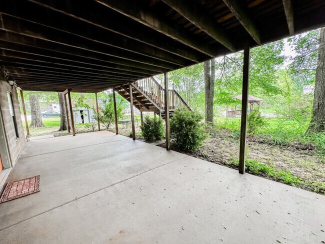 Building Photo - 652 Humphries Cove Rd