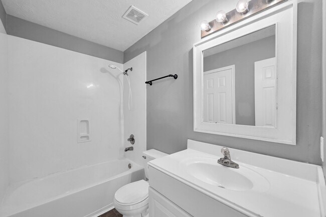 Building Photo - 18441 Sunrise Oaks Ct