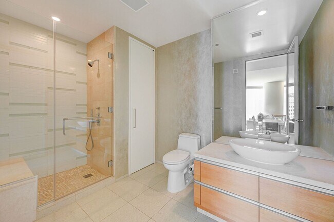Building Photo - Veer Towers 2007W- Strip/City Views from this Stunning Studio 1/ba Residence