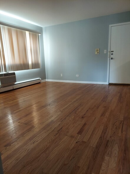 Building Photo - 320 Beach Ave