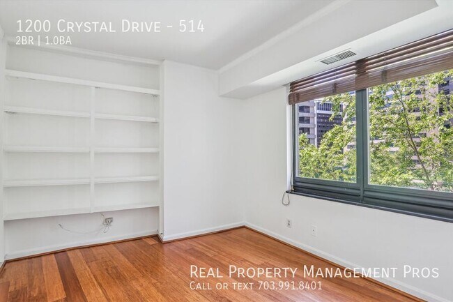 Building Photo - 1200 Crystal Dr