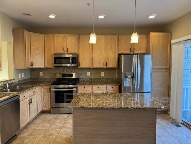 Building Photo - 12914 Woods View St