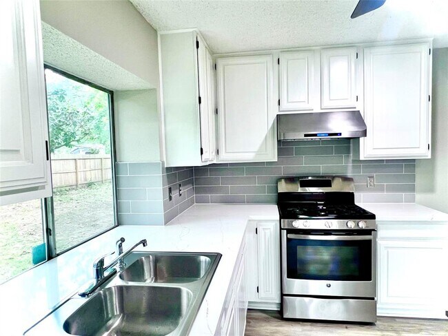 Building Photo - 1927 Brushy Creek Dr