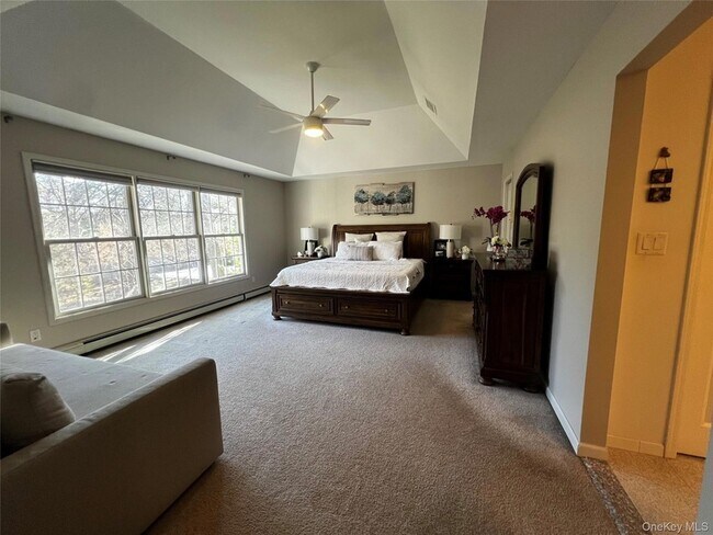 Building Photo - 6 Kara Ct