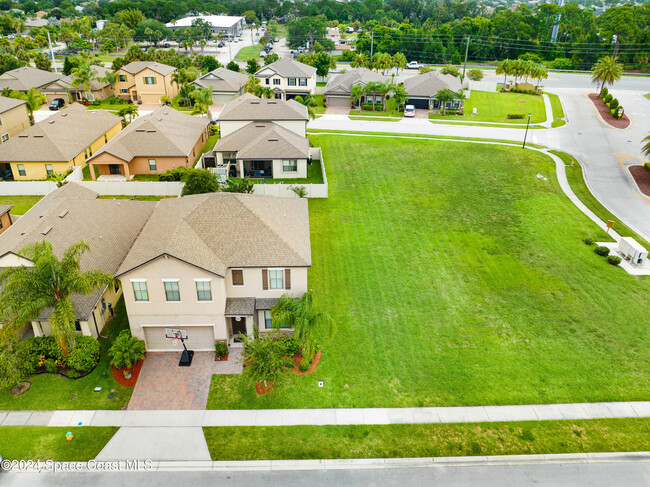 Building Photo - 3890 Harvest Cir