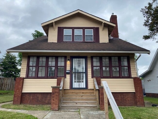 Primary Photo - 1193 N Main St