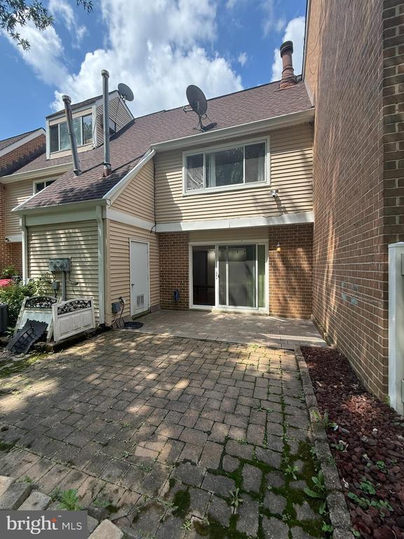 Building Photo - 1080 Pendleton Ct