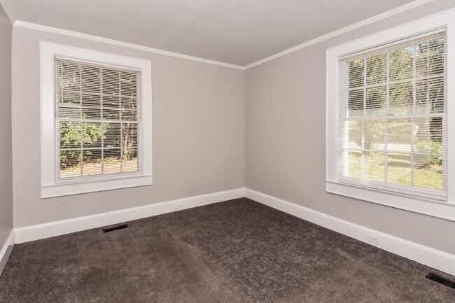 Building Photo - 4803 Anderson St