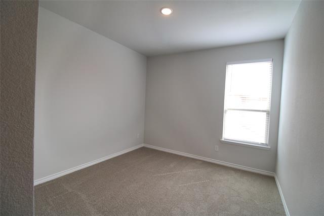 Building Photo - 402 Saddle Dr