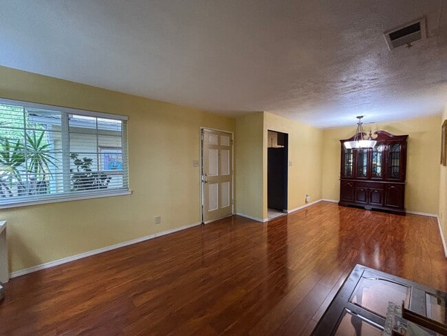 Building Photo - Beautiful Single-Story Townhome on Corner Lot with Private Courtyard & 2-Car Garage
