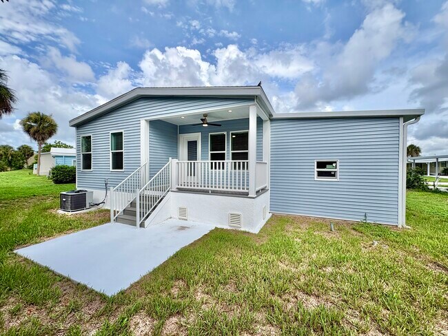 Building Photo - 5715 Camelford Dr