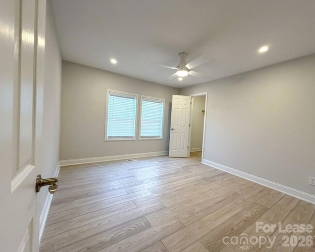 Building Photo - 4111 Brown Dr
