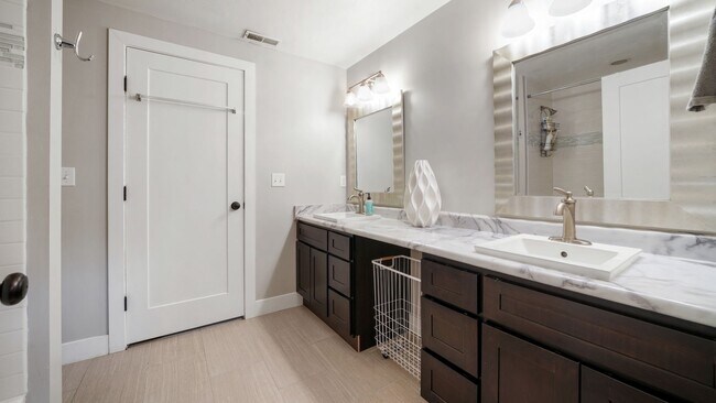 Building Photo - 4291 Campden Dr