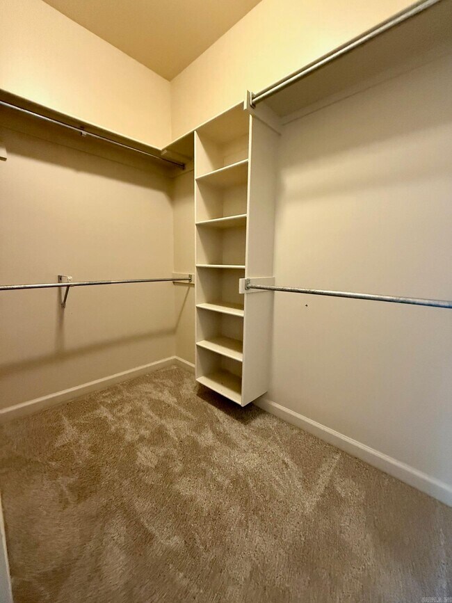 Building Photo - 1812 Abbey Ln