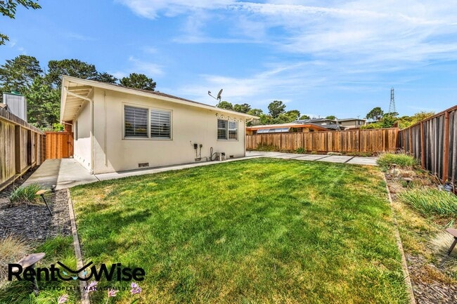 Building Photo - 338 Arbor Dr
