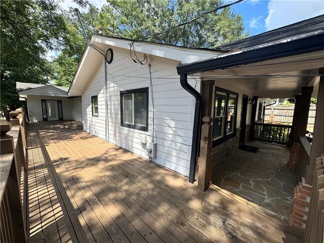 Building Photo - 2992 Villa Esta Dr