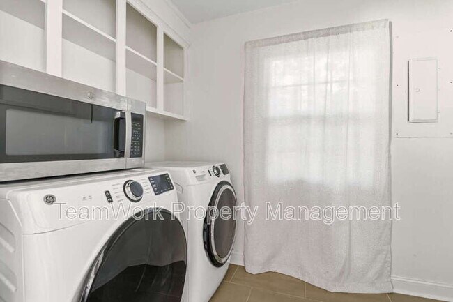 Building Photo - 1127 Snap Dragon Ct