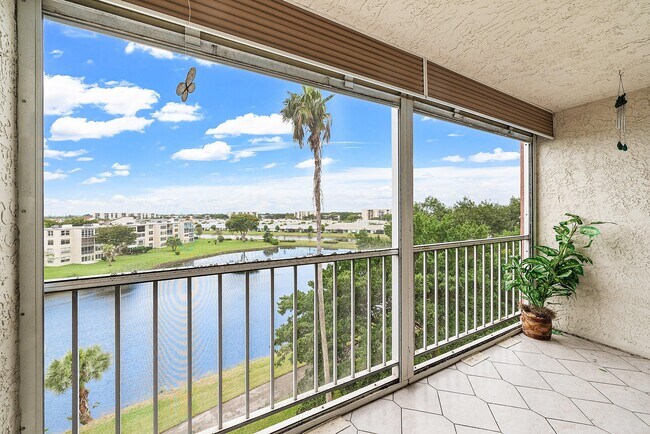 Building Photo - 14623 Bonaire Blvd