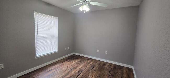 Building Photo - 11 Hemlock Court Pass