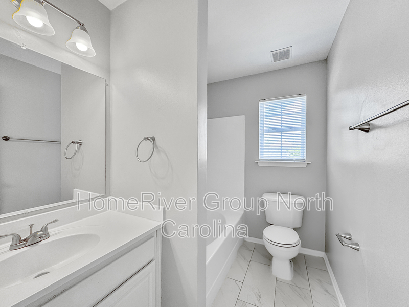 Building Photo - 1437 Crandon Dr