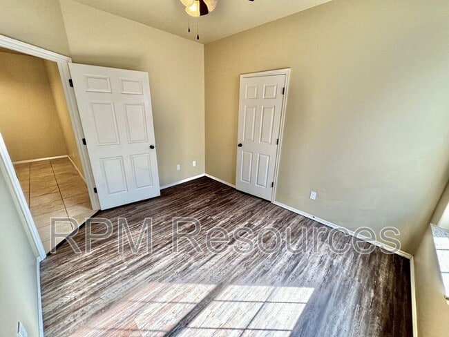 Building Photo - 141 Bison Court Way