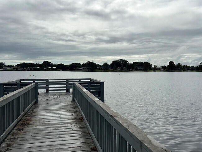 Building Photo - 1103 Cypress Gardens Blvd