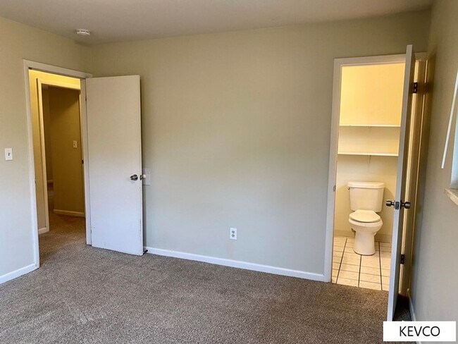 Building Photo - Three Bedroom House Near CSU Vet School