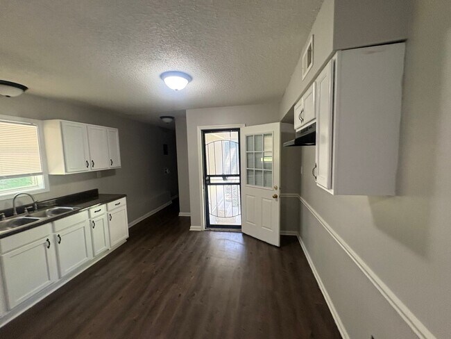 Building Photo - 5087 Blacksmith Dr