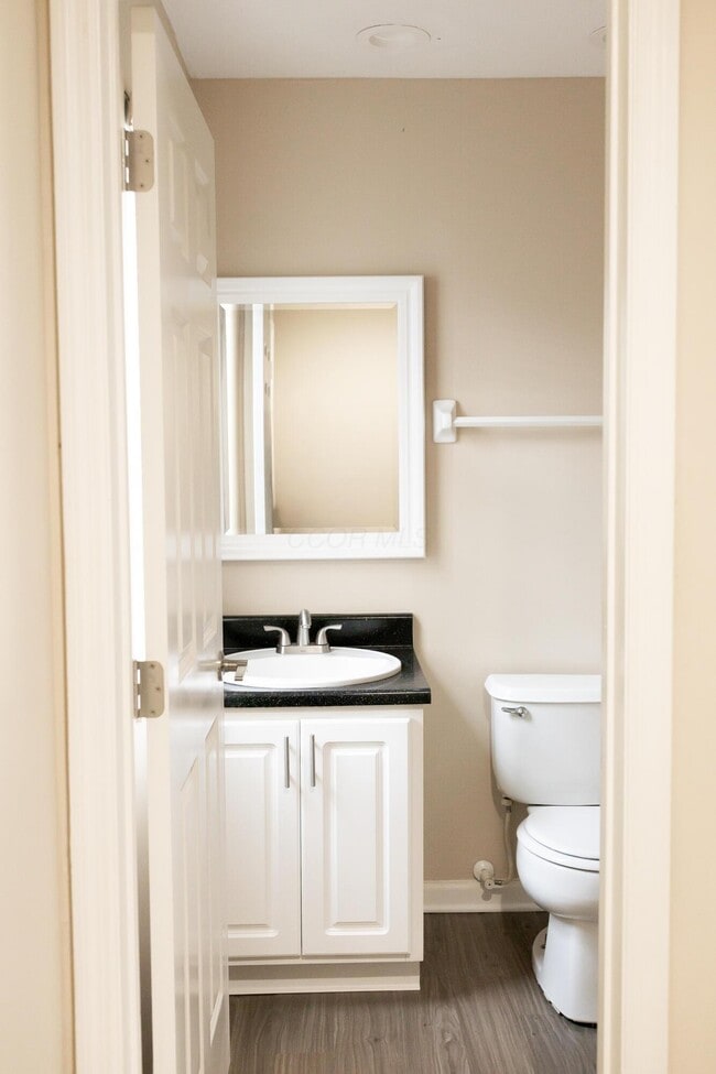 Building Photo - 5008 Stratford Pine Ln