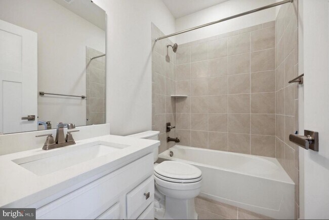 Building Photo - 223 Avalon Dr