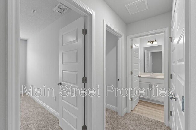 Building Photo - 7104 Cedar Grv Wy