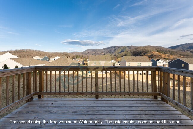 Building Photo - 96 Farmwood Ln