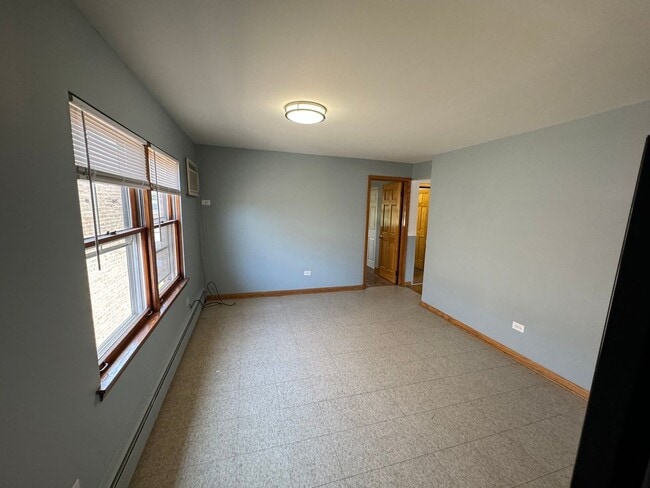Building Photo - 3014 W 59th St