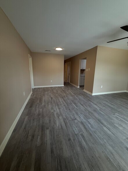 Building Photo - 6656 Linda St